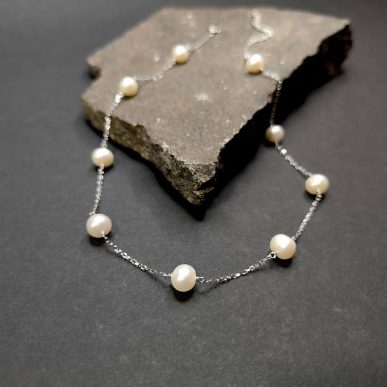 Серебряное колье с жемчугом барочным