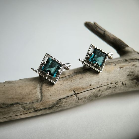 Серебряные серьги с топазом Лондон Блю 3.008ct