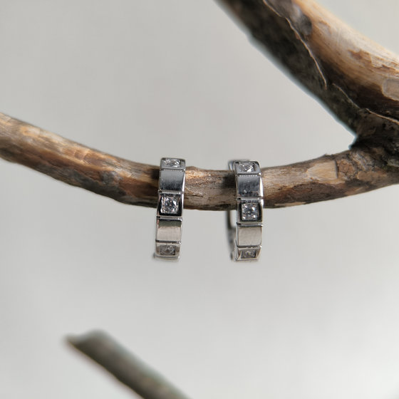 Серебряные серьги с фианитами 0.12ct