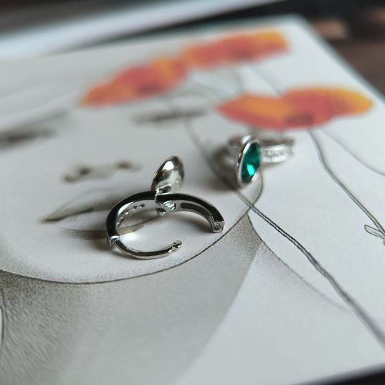 Серебряные серьги с фианитами Серебряные серьги с фианитами