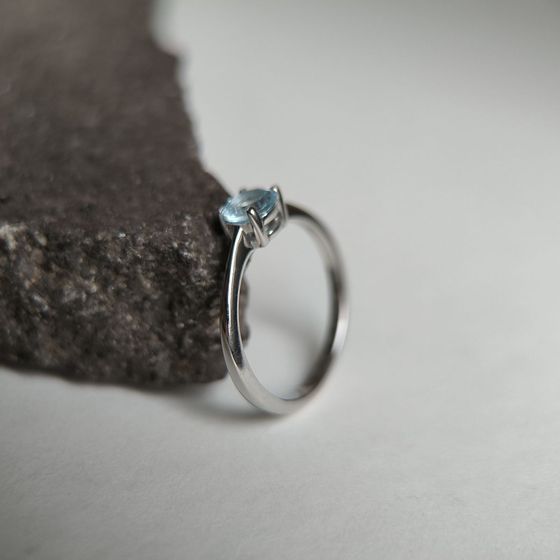 Серебряное кольцо с топазом 0.605ct