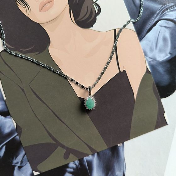 Серебряная подвеска с изумрудом, фианитами