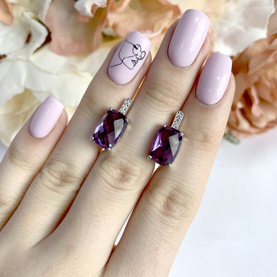 Серебряные серьги с александритом