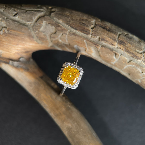 Серебряное кольцо с фианитами
