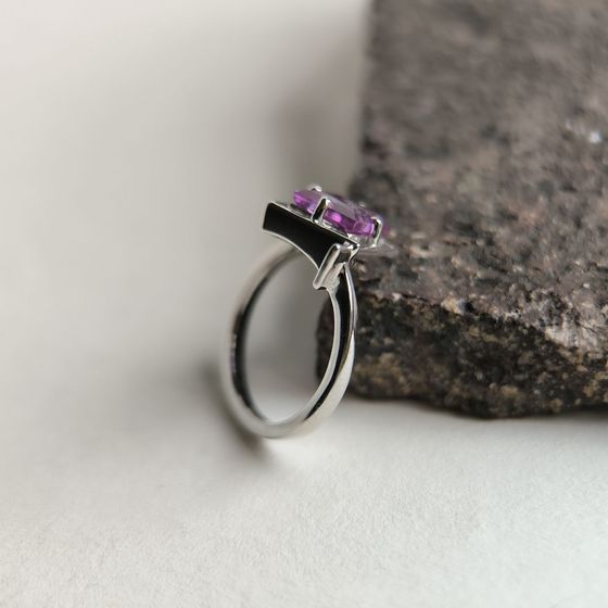 Серебряное кольцо с александритом 2.25ct