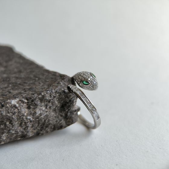 Серебряное кольцо с фианитами