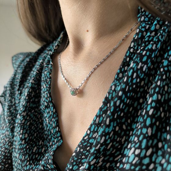 Серебряная подвеска с изумрудом, фианитами Серебряная подвеска с изумрудом, фианитами