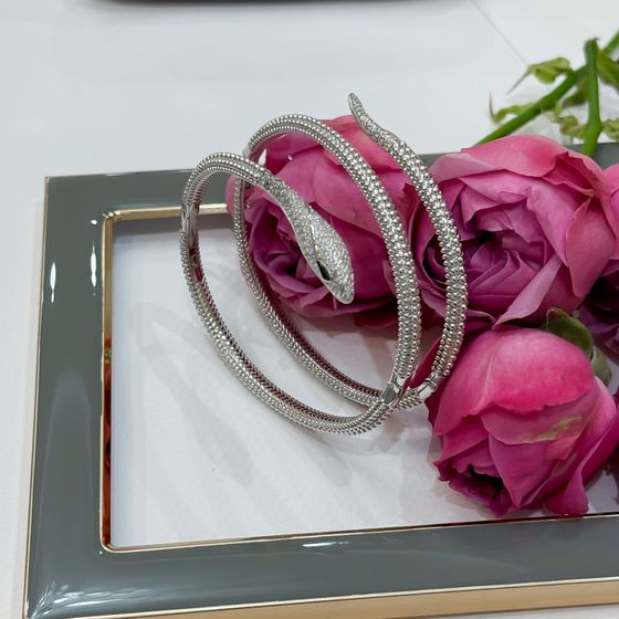 Серебряный браслет с фианитами, емаллю