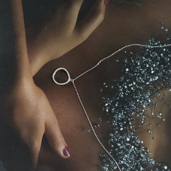 Серебряное колье с фианитами