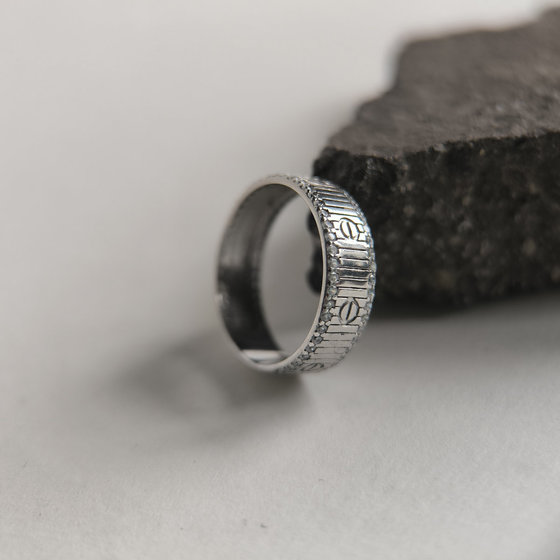 Серебряное кольцо с фианитами