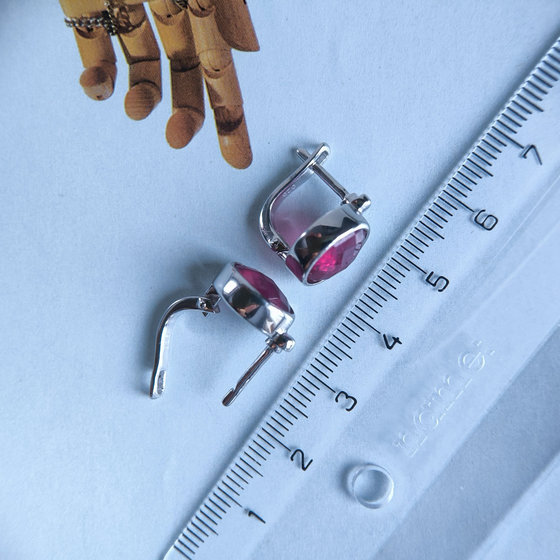 Серебряные серьги с рубином 7ct