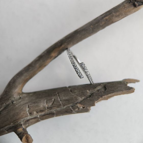 Серебряное кольцо с фианитами