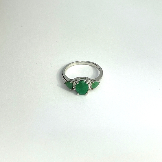 Серебряное кольцо с изумрудом 1.554ct