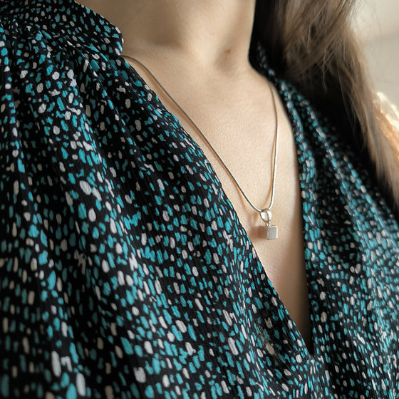 Серебряная подвеска без камней