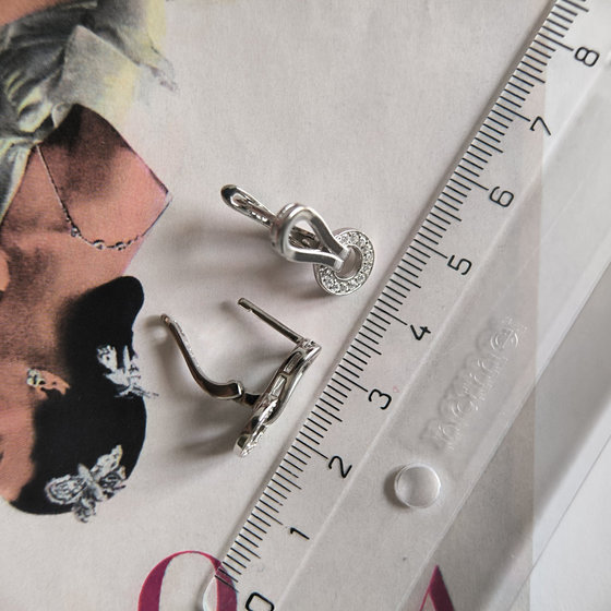 Серебряные серьги с фианитами