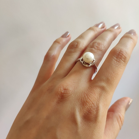 Серебряное кольцо с жемчугом 4.65ct