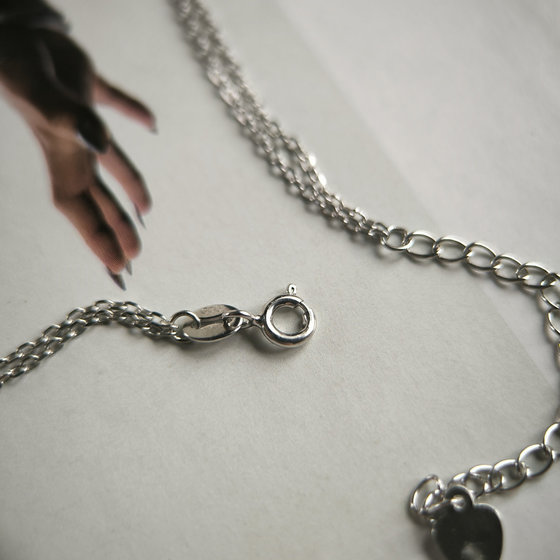 Серебряное колье с фианитами
