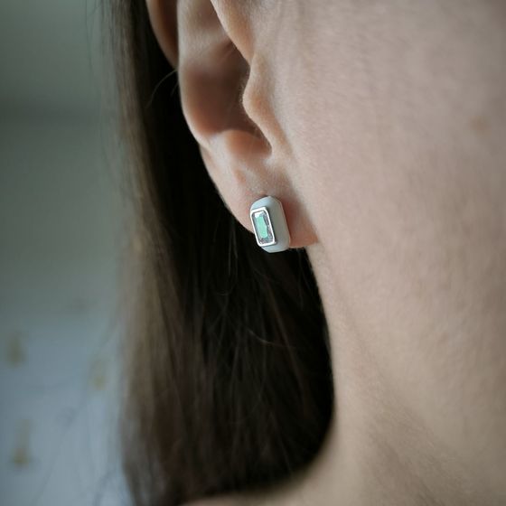 Серебряные серьги с фианитами, емаллю Серебряные серьги с фианитами, емаллю