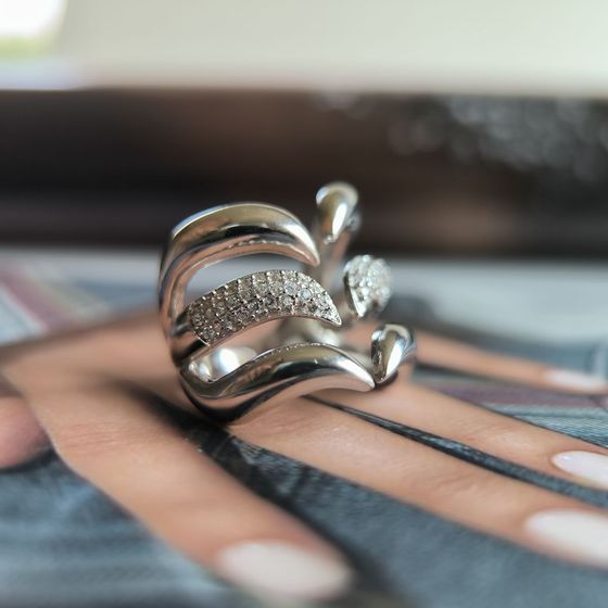 Серебряное кольцо с фианитами