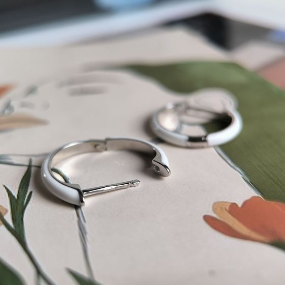 Серебряные серьги с фианитами, емаллю