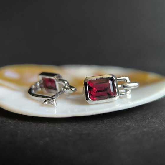 Серебряные серьги с гранатом nano 2.523ct