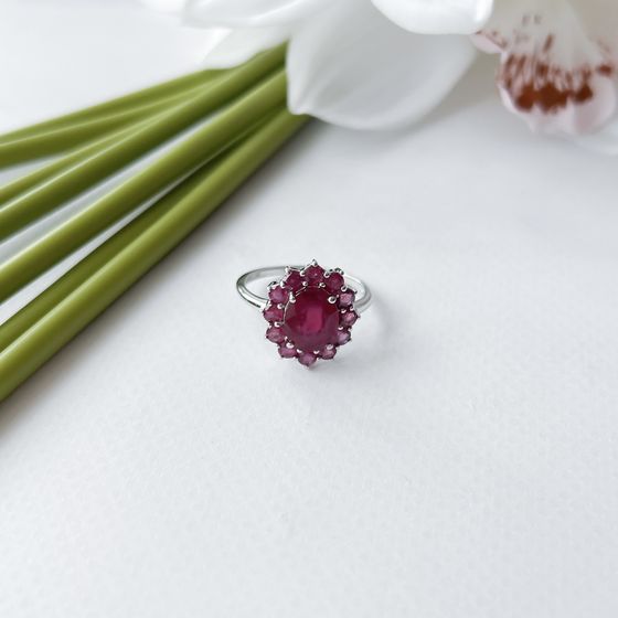 Серебряное кольцо с рубином 5.388ct