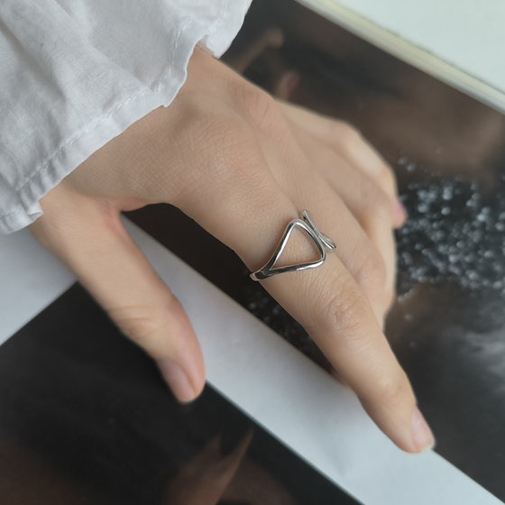 Серебряное кольцо без камней