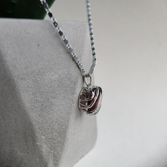 Серебряная подвеска с гранатом 3.993ct