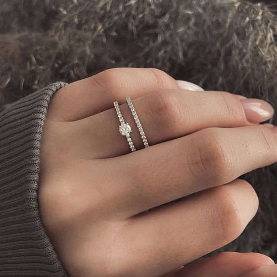 Серебряное кольцо с фианитами