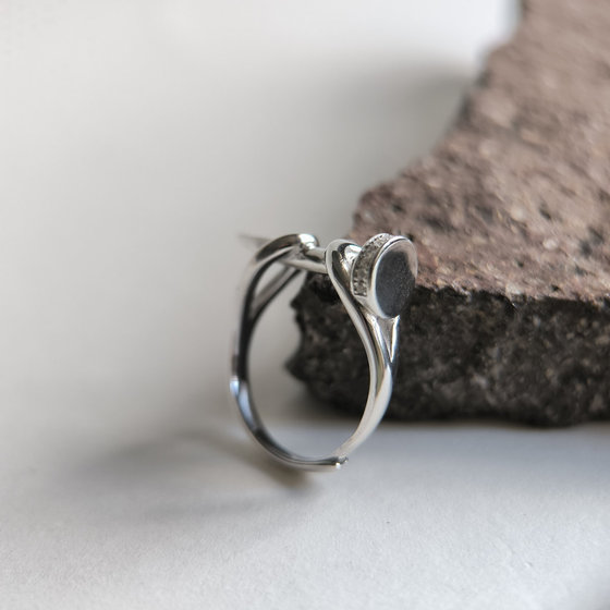 Серебряное кольцо с фианитами