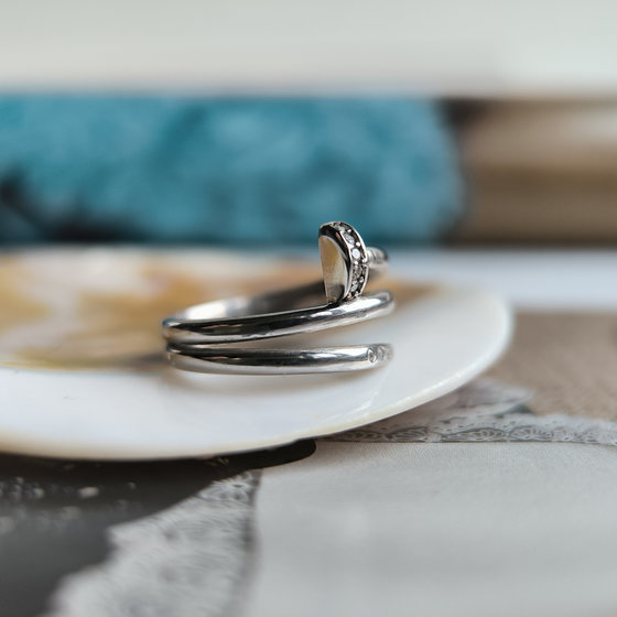 Серебряное кольцо с фианитами