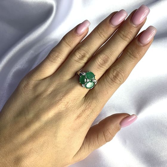 Серебряное кольцо с изумрудом 3.647ct