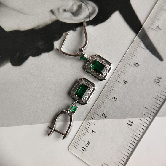 Серебряные серьги с изумрудом nano 2.367ct