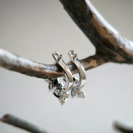 Серебряные серьги с сапфиром 2.15ct, фианитами