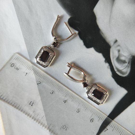 Серебряные серьги с гранатом 3.301ct