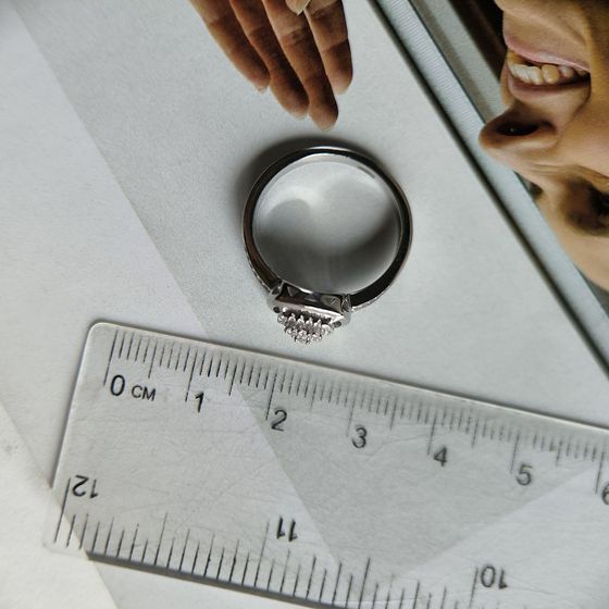 Серебряное кольцо с фианитами Серебряное кольцо с фианитами