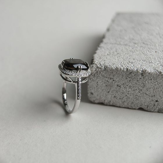 Серебряное кольцо с раухтопазом (дымчатым кварцем) 5.457ct, фианитами