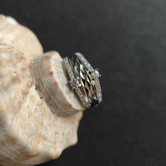 Серебряное кольцо с фианитами