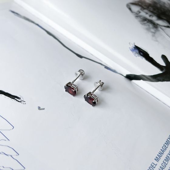 Серебряные серьги с гранатом 3.345ct