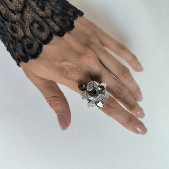 Серебряное кольцо с фианитами