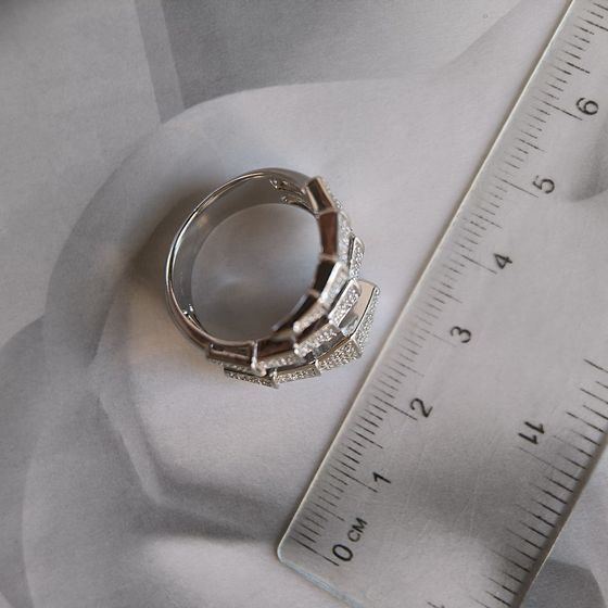 Серебряное кольцо с фианитами