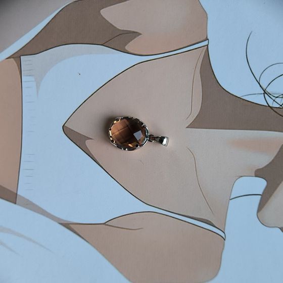 Серебряная подвеска с султанитом