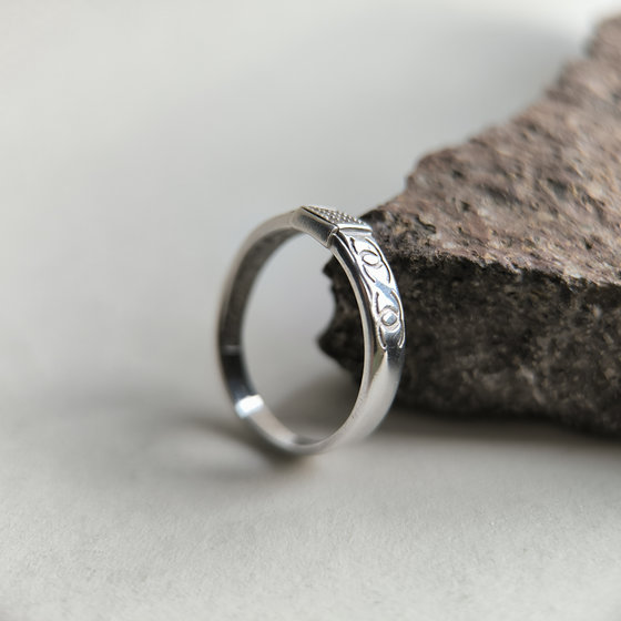 Серебряное кольцо с фианитами