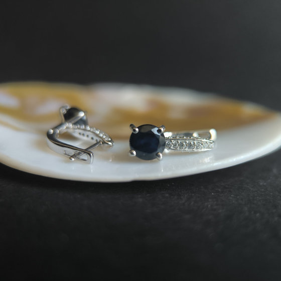 Серебряные серьги с сапфиром 2.622ct