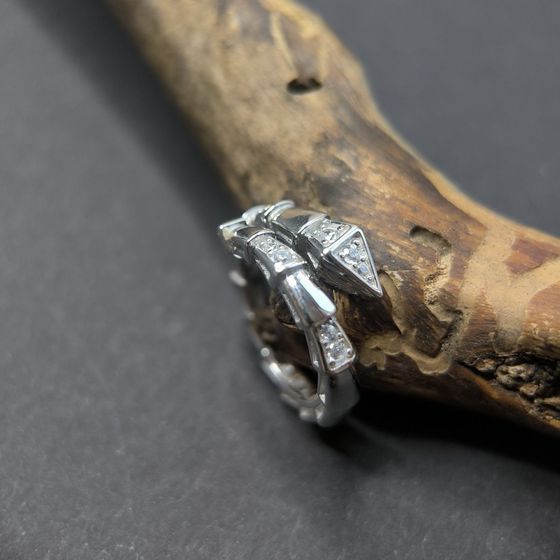 Серебряное кольцо с фианитами