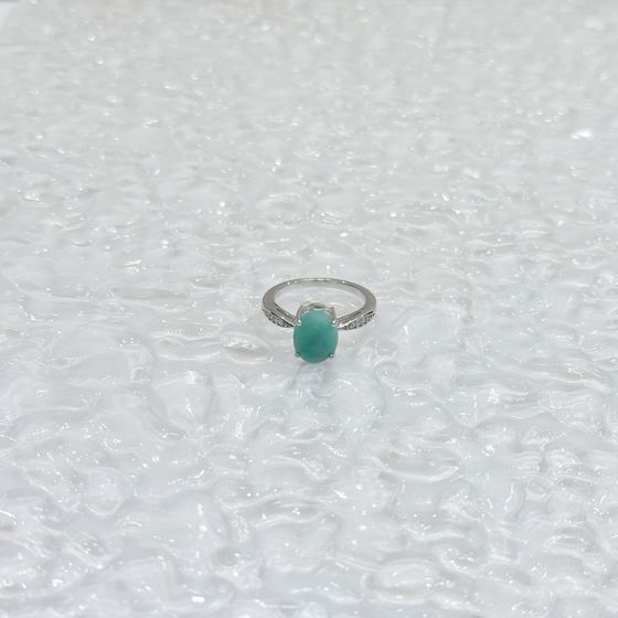 Серебряное кольцо с изумрудом 2.483ct, фианитами