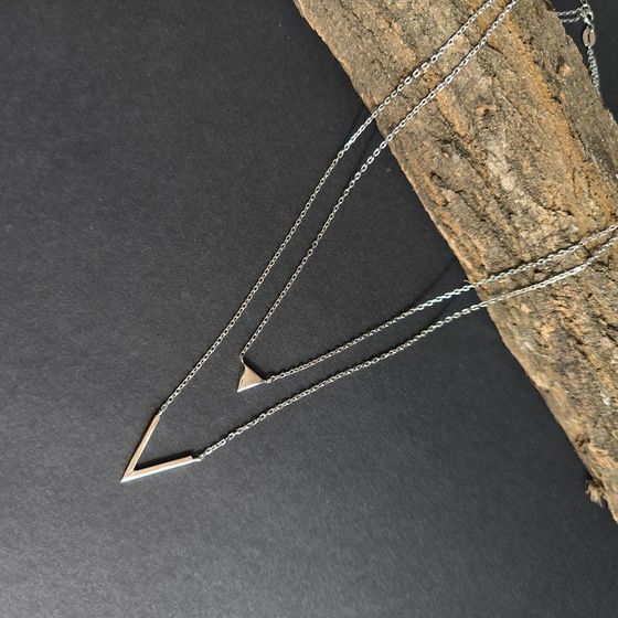 Серебряное колье без камней