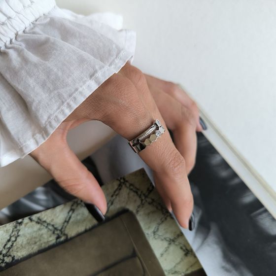 Серебряное кольцо с фианитами Серебряное кольцо с фианитами