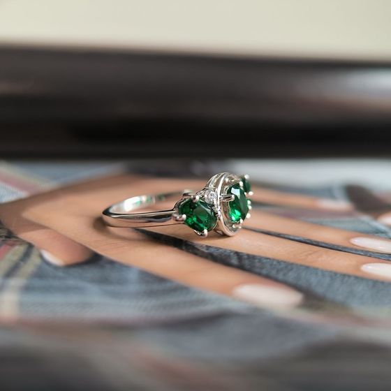 Серебряное кольцо с изумрудом nano 1.16ct