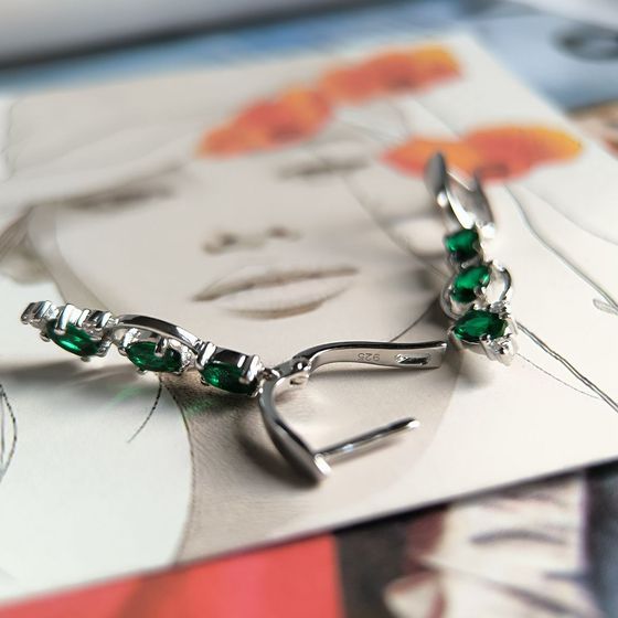 Серебряные серьги с изумрудом nano